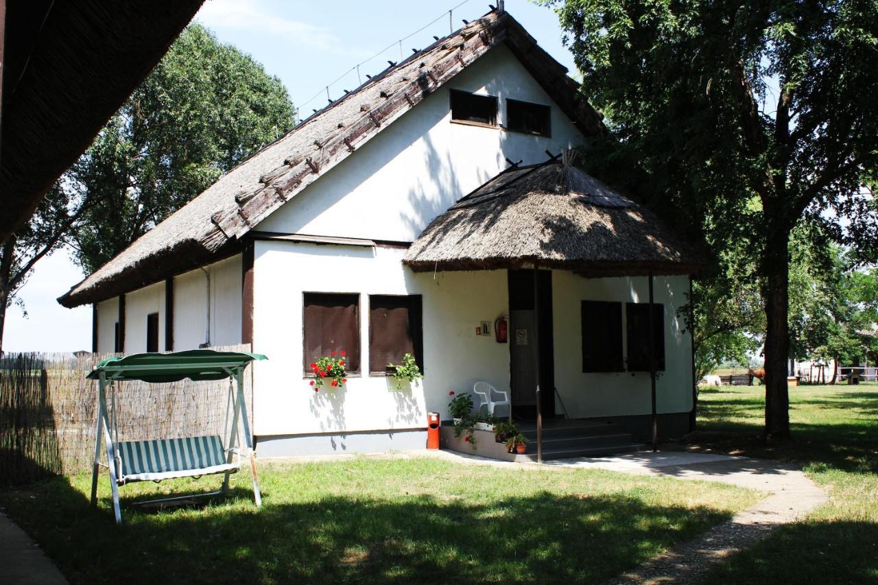 Patkos Motel Tiszafüred Exterior foto